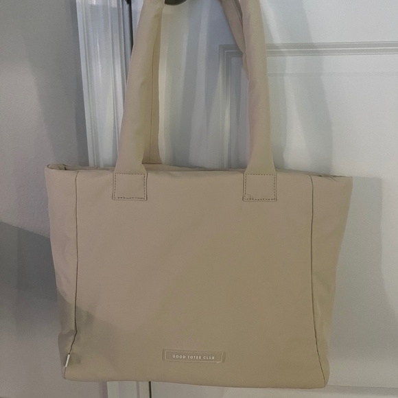 Good Totes Nylon-Cream Go-Getter Laptop Tote (Medium) - Picture 6 of 7